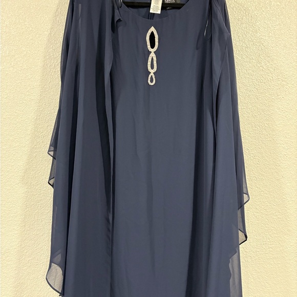 Elegant Blue Midi Dress - Picture 1 of 5
